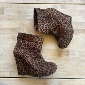 GIANNI BINI Womens Size 8M Leopard Suede Slouch Ankle Platform Wedge Bootie Read